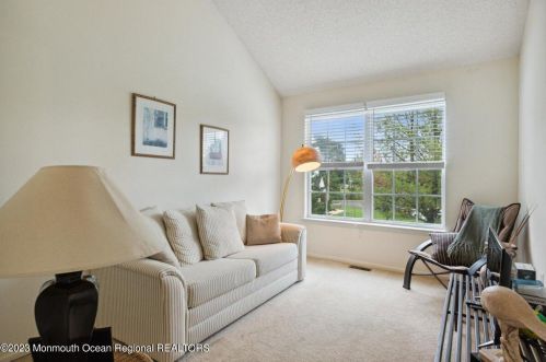 5 Phoenix Ct, Tinton Falls NJ 07712-7773 exterior