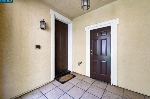 4255 Fitzwilliam St, Pleasanton CA 94568-4573 exterior