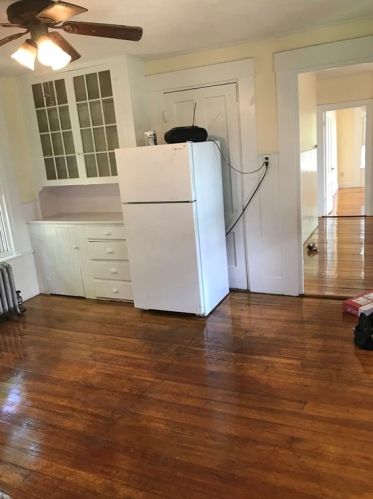 26 Pleasant St, Salem, NH 03079-2910
