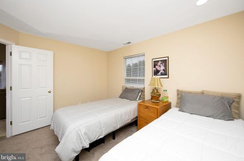 106 Alexander Rd, Beverly NJ  08010-3112 exterior