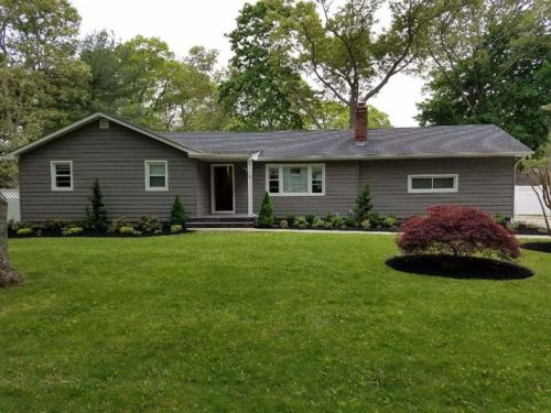 10 Atlantic St, Brookhaven, NY 11719-9414