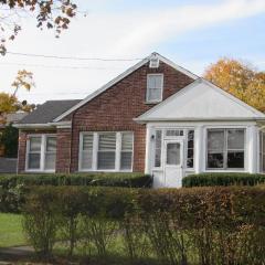 54 Mayflower Ave, Stamford CT  06906-1612 exterior