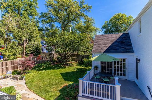 2832 Brook Dr, Falls Church, VA 22042-2302