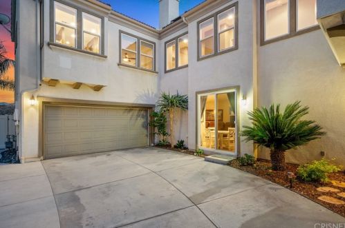 15924 Austin Ct, Santa Clarita, CA 91387-1400