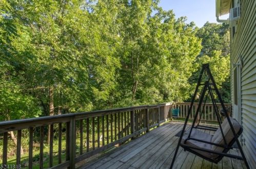 72 Cambridge, Oxford NJ  07863-3411 exterior