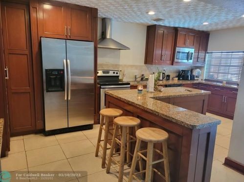 6901 16 Ct, Hollywood FL 33027-2315 exterior