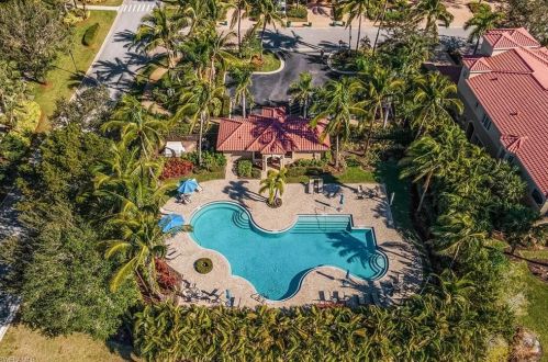 9317 Menaggio Ct, Naples FL  34114-9735 exterior