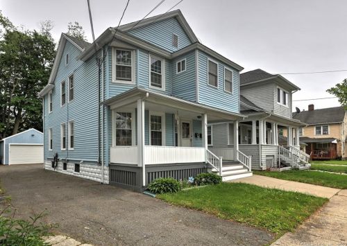 32 Wade Ter, Bridgeport, CT 06604-1806