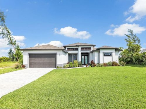 159 16th St, Cape Coral, FL 33990-0606
