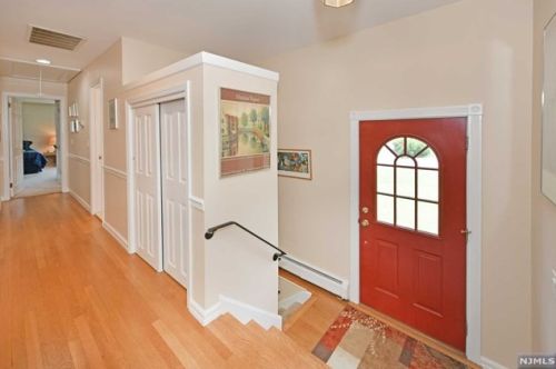 13 Hannah Rd, Oakland, NJ 07436-2513