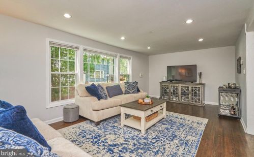 13185 Putnam Cir, Woodbridge VA  22191-1028 exterior