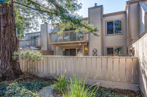 5213 Springdale Ave, Pleasanton CA 94588-3644 exterior