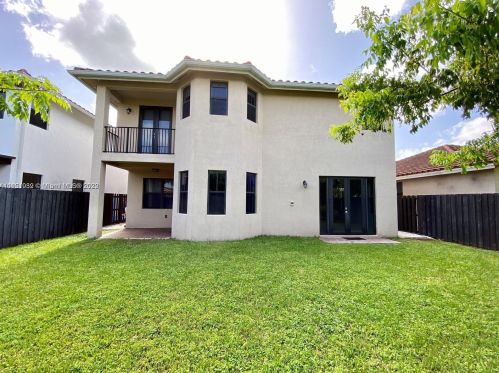 948 104th Ave, Miami FL  33172-4097 exterior