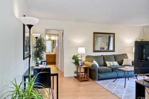 25225 Tanoak Ln, El Toro, CA 92630-7003