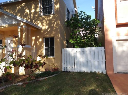 471 102nd Ter, Hollywood, FL 33026-5995
