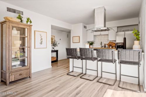 10824 12th St, Phoenix AZ  85020-1131 exterior