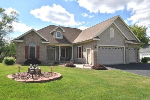 719 Meadow Ct, Twin Lakes, WI 53181-9180