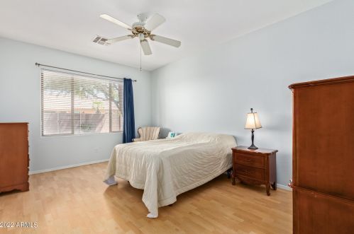 1492 Westchester Dr, Chandler AZ 85249-5091 exterior