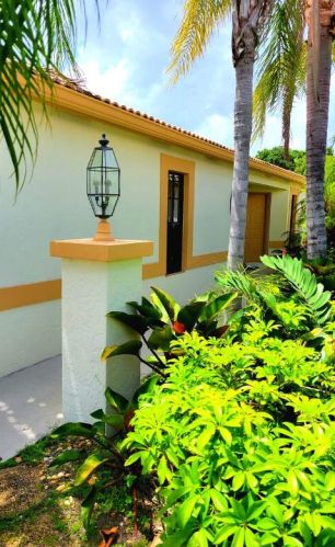 5572 American Cir, Delray Beach, FL 33484-8502