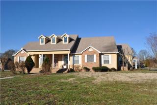 28 Lacy Rd, Fayetteville, TN 37334-8039