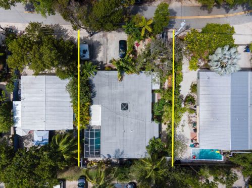 8 Sunset Rd, Key Largo, FL 33037-2008