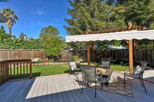 3231 Ida Dr, Concord CA  94519-2136 exterior