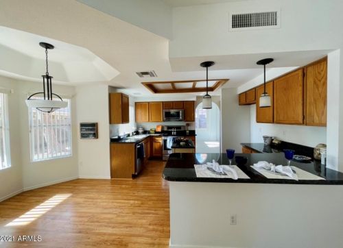 581 Ash Dr, Chandler, AZ 85224-4263