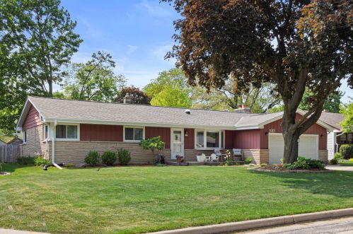 1015 121, Milwaukee WI 53226-3309 exterior