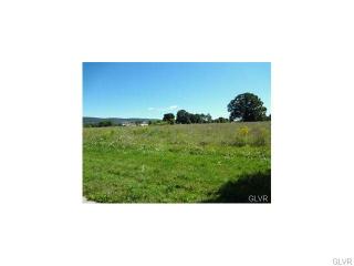 1055 Del Dr, Walnutport, PA 18088-9804