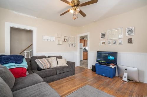 111 Eldridge St, Manchester CT  06040-5551 exterior