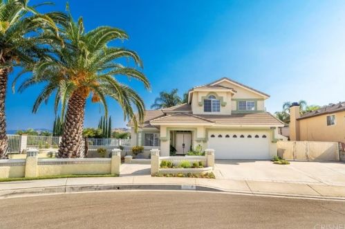 22411 Holly Ct, Santa Clarita, CA 91390-4202