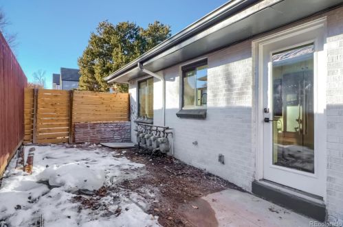 2818 Jackson St, Denver CO 80205-5052 exterior