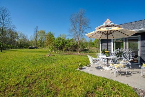 648 Kreekview Dr, East Farmington WI  54020-5860 exterior