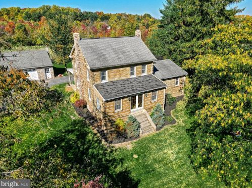 7455 Hillside Dr, Spring Grove PA  17362-8555 exterior