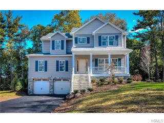 32 Pine Tree Ln, Tappan, NY 10983-2112