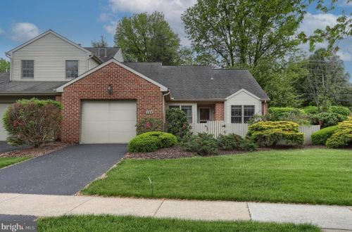 112 Cambridge Dr, Swatara, PA 17033-2169