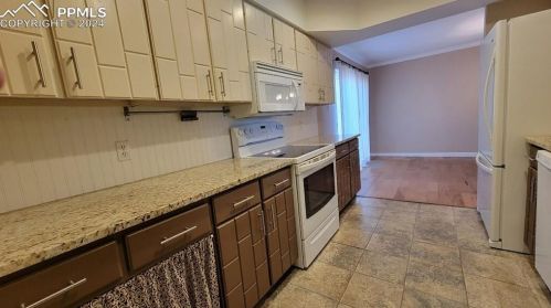 14 Villa Dr, Pueblo CO 81001-1419 exterior