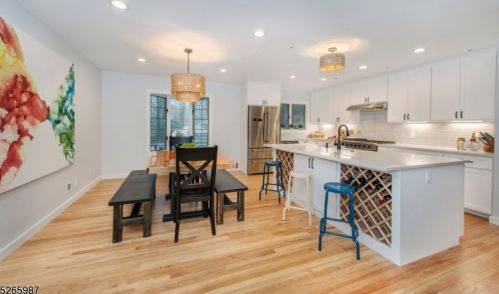 33 Campbell Ln, Berkeley Heights NJ  07922-1801 exterior