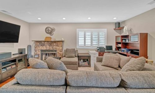 2458 Kimpton Ct, San Jose, CA 95133-2693