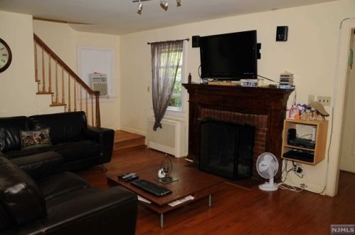 1375 River Rd, Teaneck, NJ 07666-2153