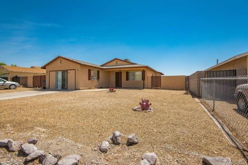 1672 Aztec Rd, Bullhead City, AZ 86426-6411