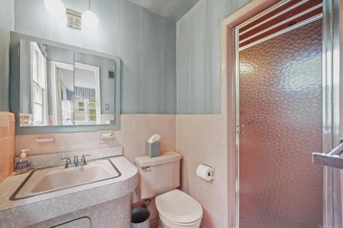 19 Chesley Rd, White Plains NY  10605-4511 exterior