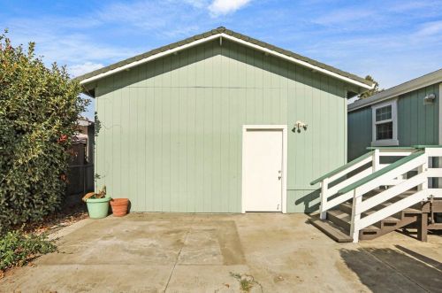 6 Whispering Way, Lodi CA  95242-9563 exterior