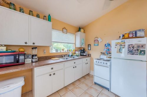 4832 Sunset Blvd, Port Richey FL  34668-6443 exterior