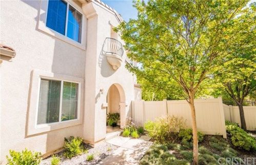 24363 Allegra Way, Santa Clarita, CA 91355-6051
