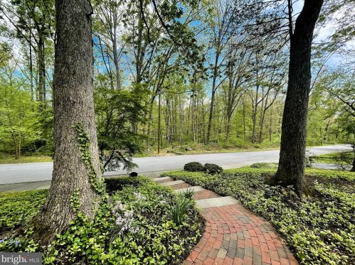 608 Matson Run Pkwy, Wilmington, DE 19802-1911