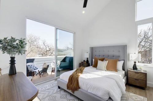 4907 Delores Ave, Austin TX 78721-2107 exterior