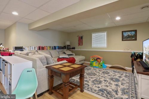 436 Spyglass Hill Dr, Charles Town WV  25414-4053 exterior