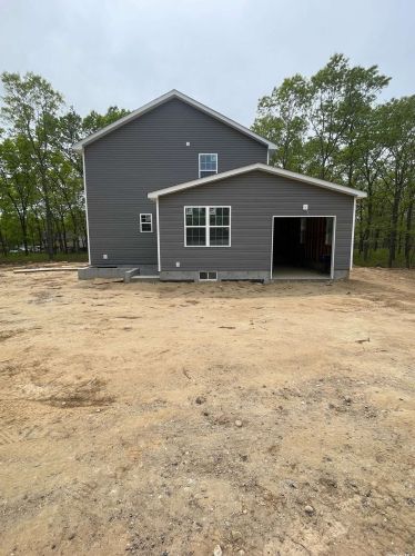 636 Middle Country Rd, Panamoka, NY 11961-2810