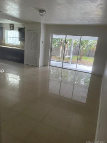 7149 13th Ave, Hialeah, FL 33014-4514